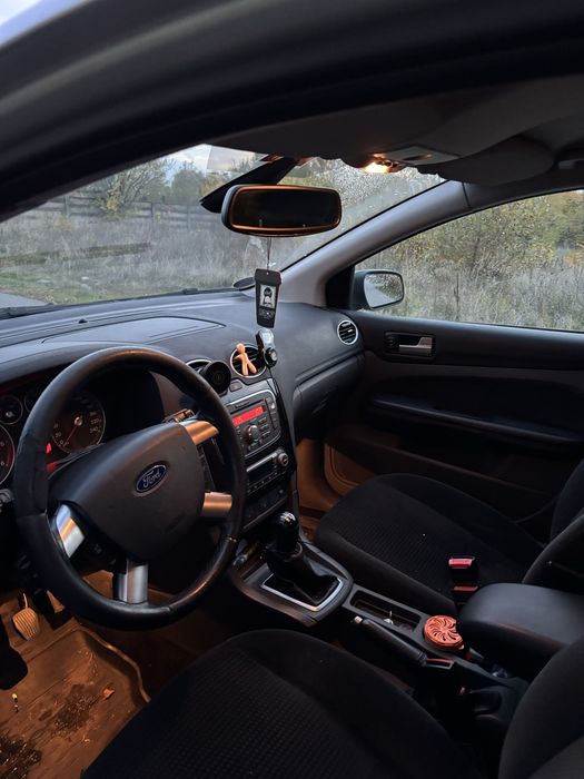 Ford focus 1.6/ pret negociabil