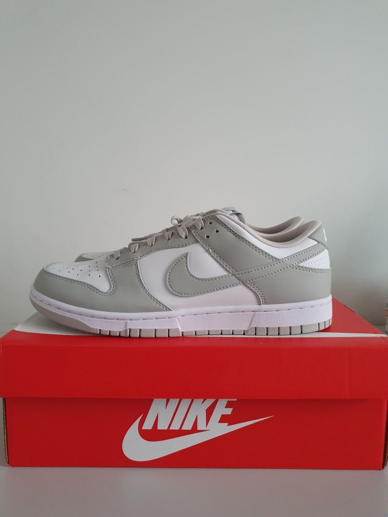 Vând Nike Dunk Gri Alb