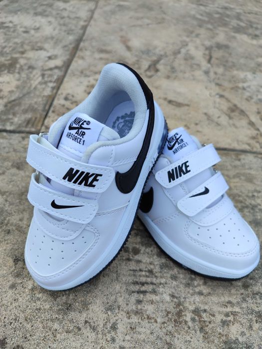 Детски светещи маратонки NIKE 26-36 номер