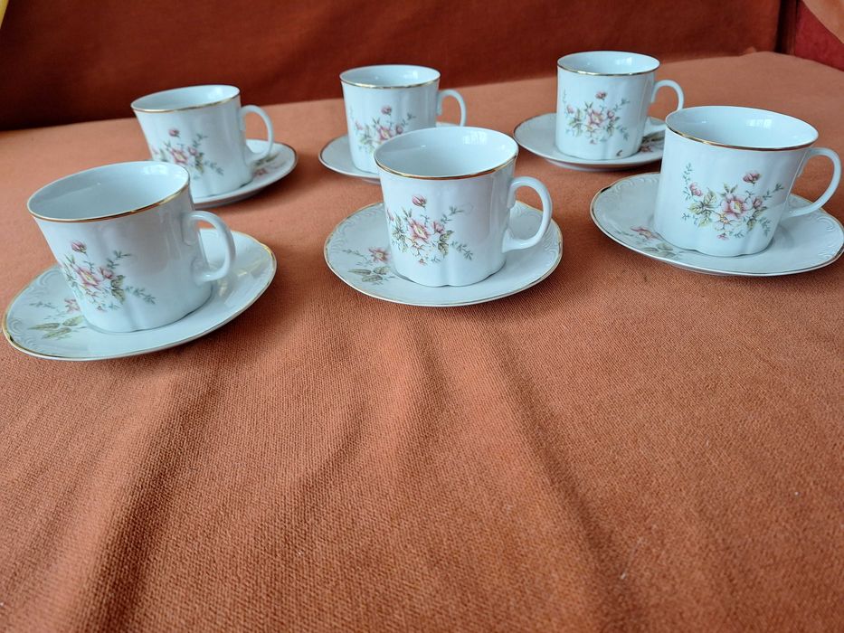 Serviciu pentru servit cafea din portelan, vechi, model deosebit