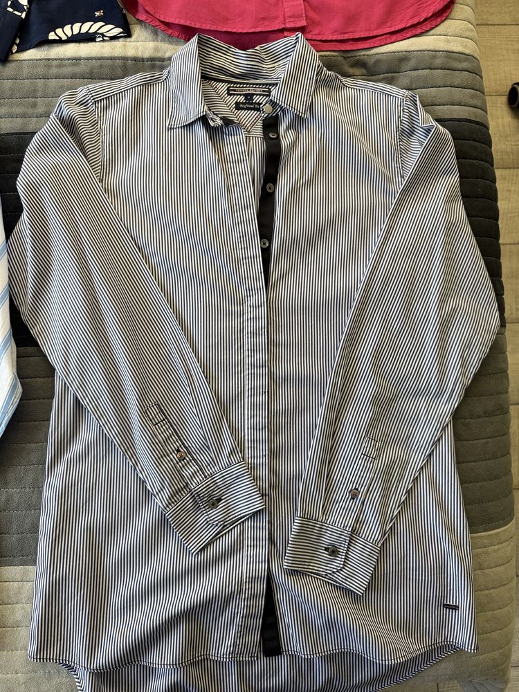 Tommy Hilfiger оригинални нови ризи, размер XS-S
