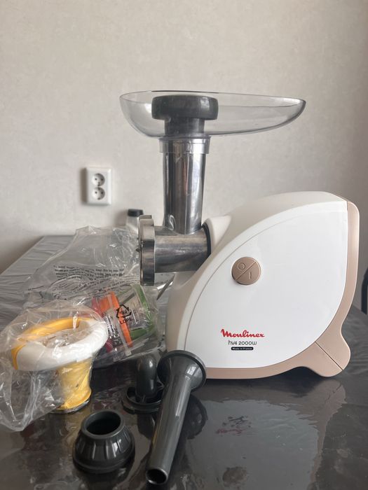 Продам мясорубку в отличном состоянии !