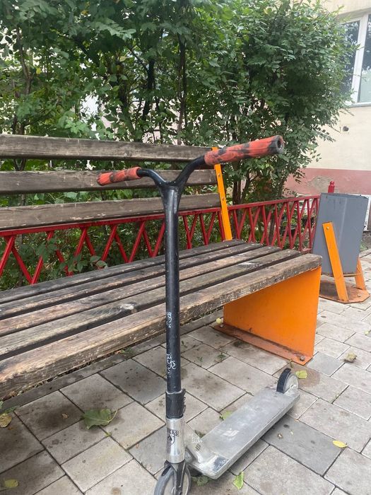 Продам самокат трюковой