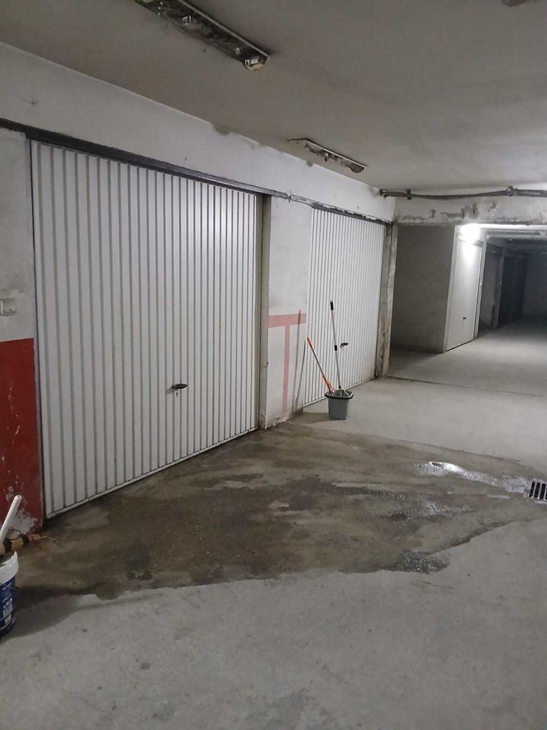 Дава се под наем Гараж / Паркомясто в Варна, Център - 14 кв.м за 102 € - Снимка #3