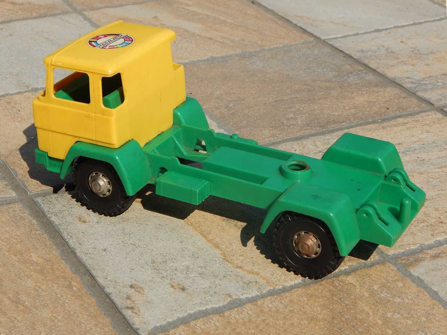 Jucarie veche plastic cap tractor camion Magirus-Deutz 256/310/340 D