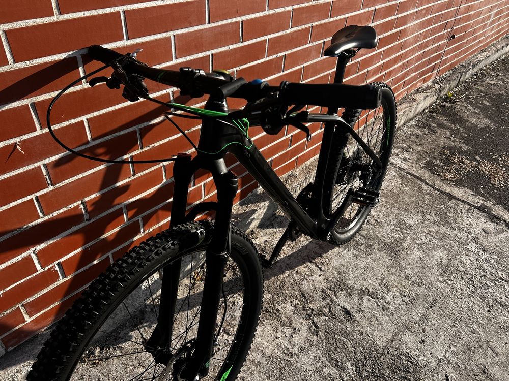 Vand bicicleta full carbon marca Cube