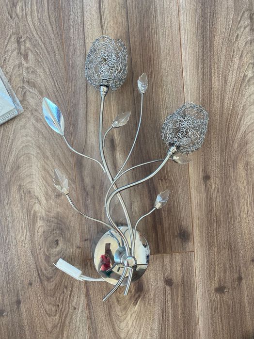 Lustre casa amândouă 300 RON