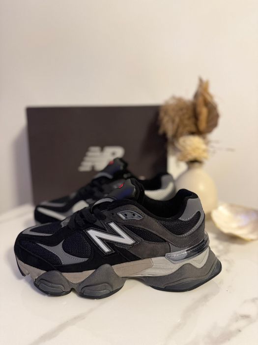 Adidasi New Balance 9060