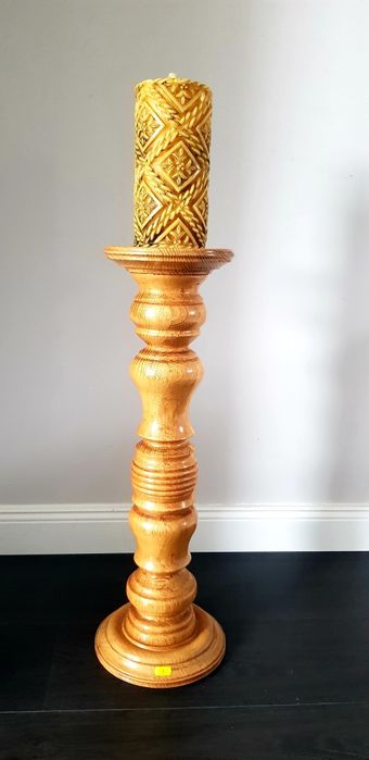 Piedestal vechi din lemn masiv și ceramică