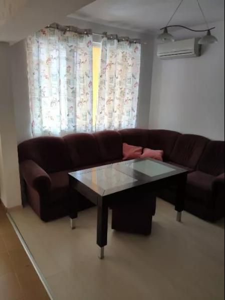 Двустаен апартамент, под наем, Център