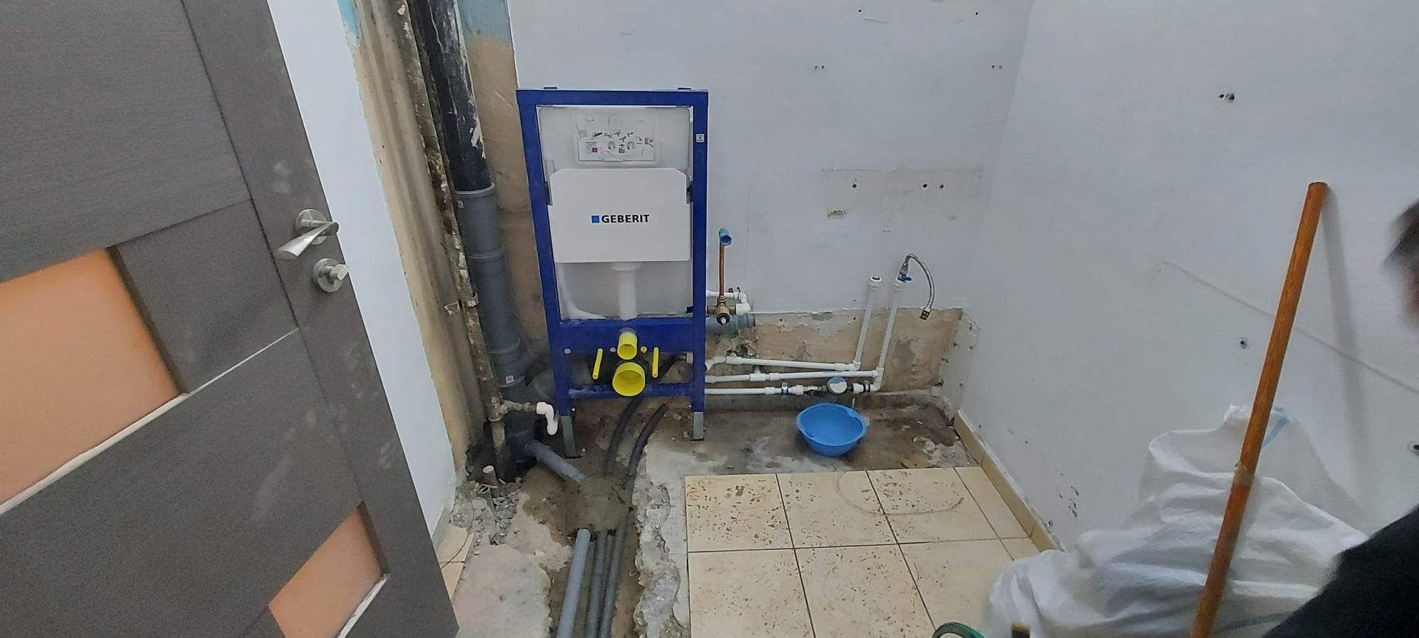 Instalator intervenții sanitare/termice