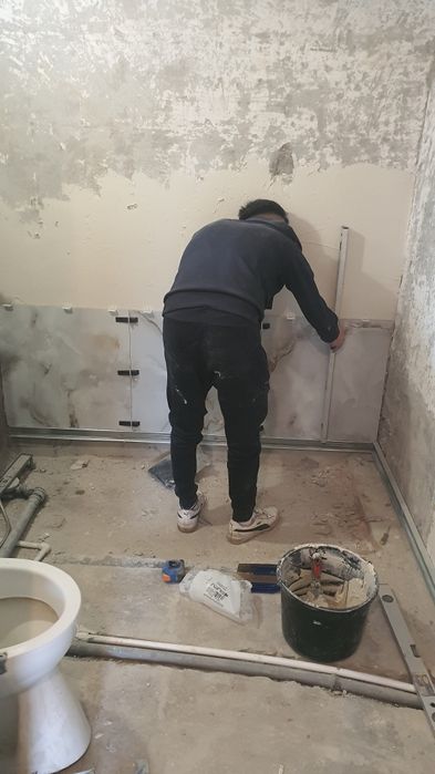 Zugrav, faiantar, electrician.