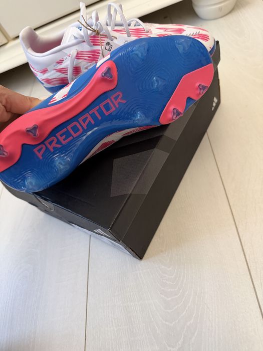 Ghete sport adidas Nou