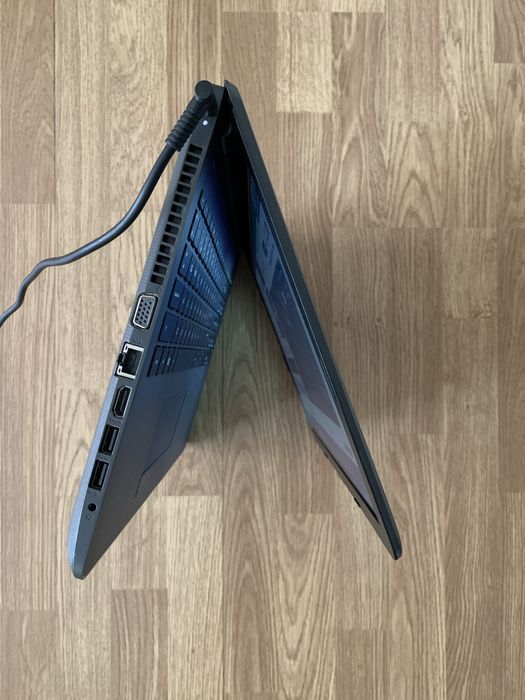 Laptop HP Slim display 15,6 led,500gb m,4gb ram perfect functional.