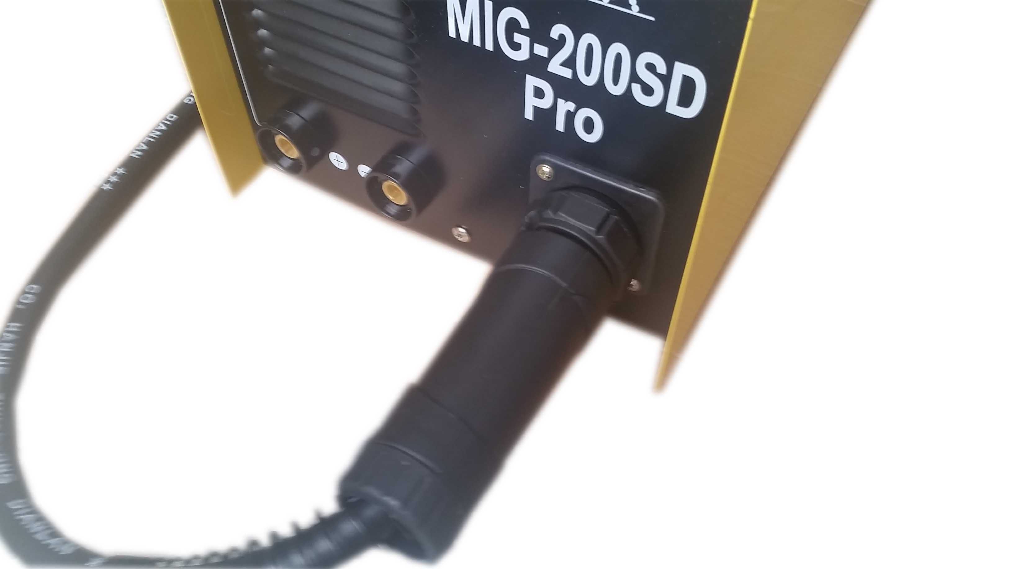 MIG-MMA 200A SD PRO 2в1 Електрожен и СО2 телоподаващ апарат