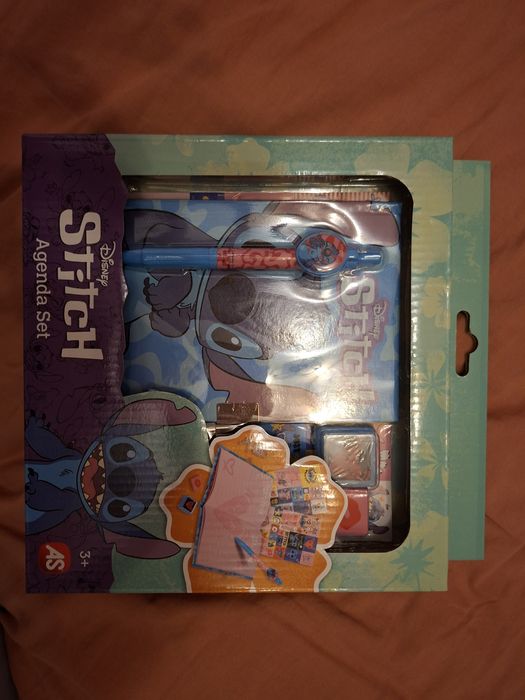 Комплект бележник и химикал Стич