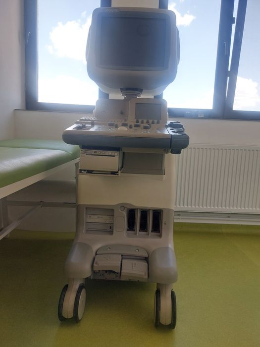 Vând Ecograf LogiqS6 stare bună, achiziționat din Germania, fără sonde