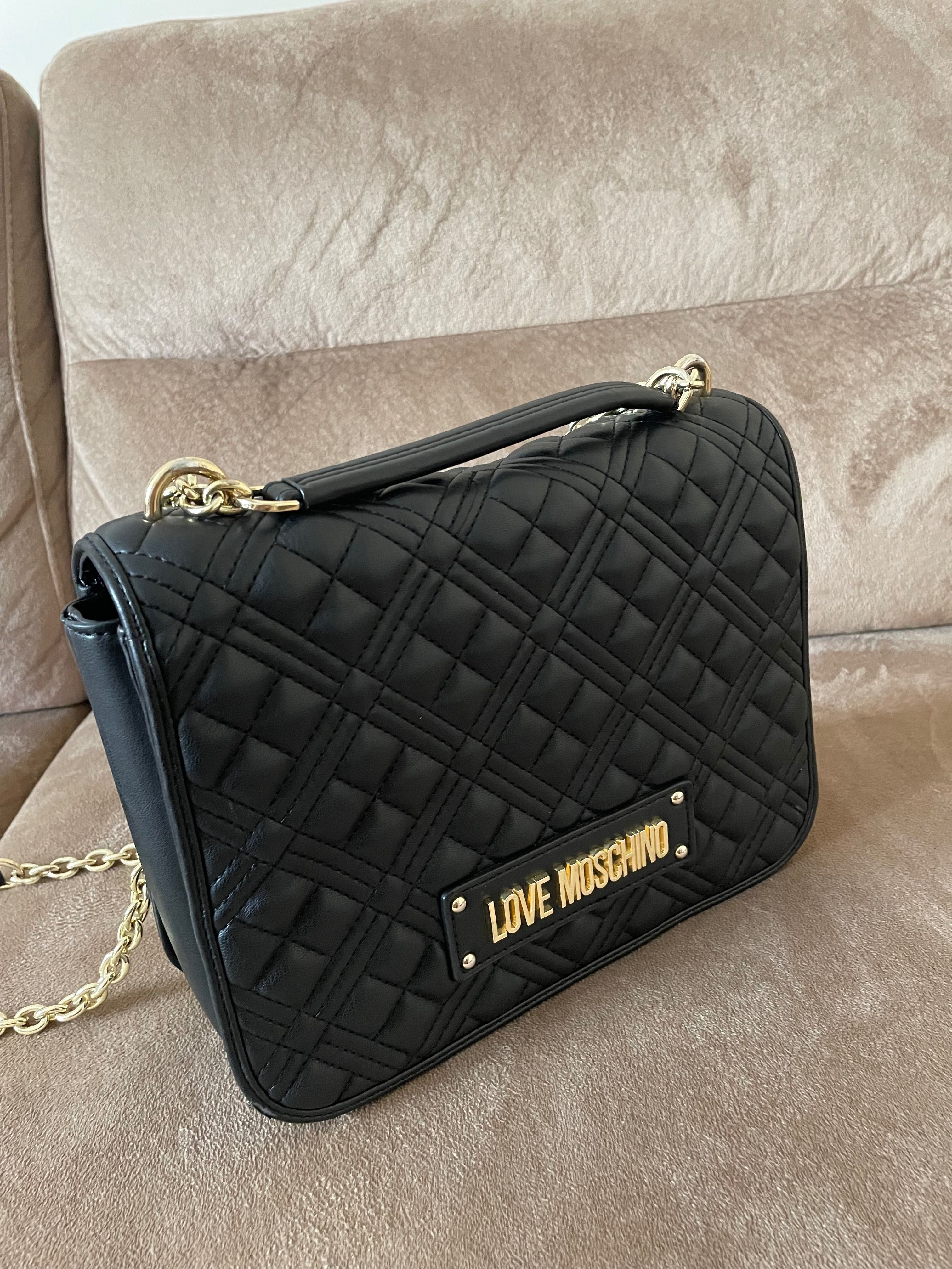 Оригинална чанта на Love Moschino
