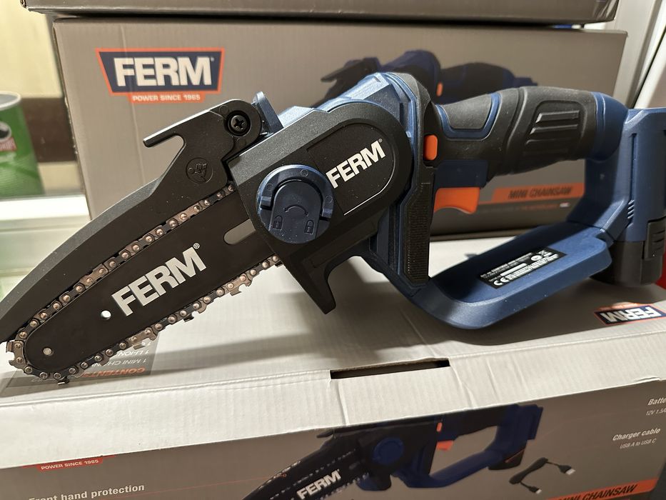 Ferm mini fierastrau electric 12 V
