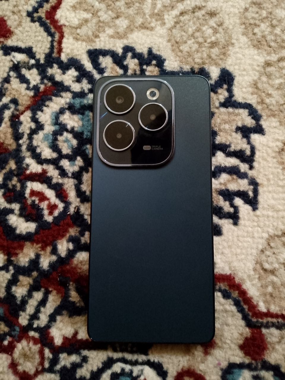 Infinix hot 40 srochna sotiladi xotirasi 16/256GB karobka dakument bor
