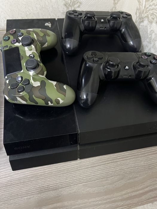 Продам PlayStation 4 Fat на 500 гб