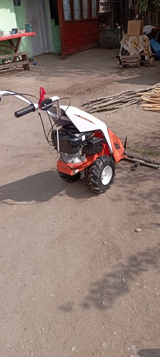 Vând sau schimb motocositoare de masă nouă
