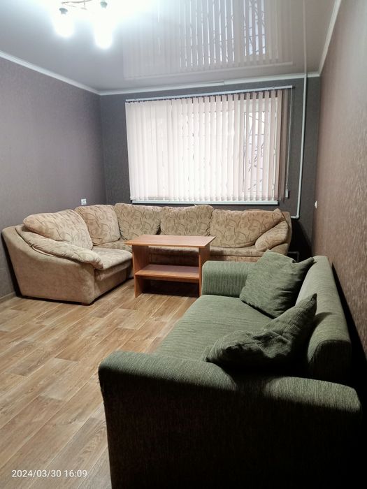 Сдаю -2-х.ком.кв  на 4 мкр.