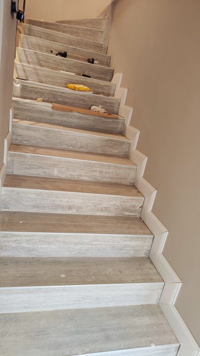 Професионален монтаж на паркет / ламинат ,первази ,лайсни