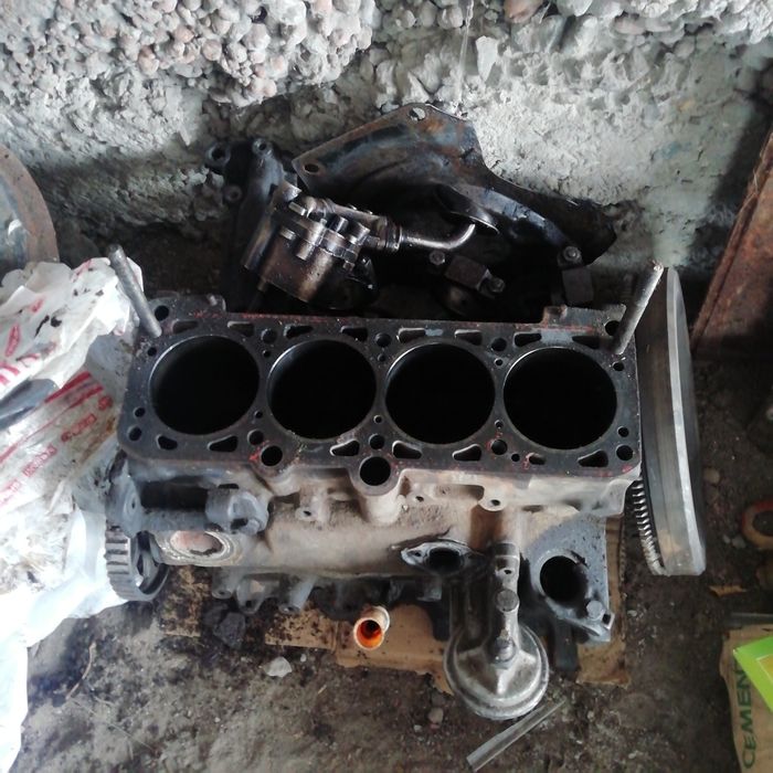 Продам блок с поршнями, после ремонта, поршня новые,