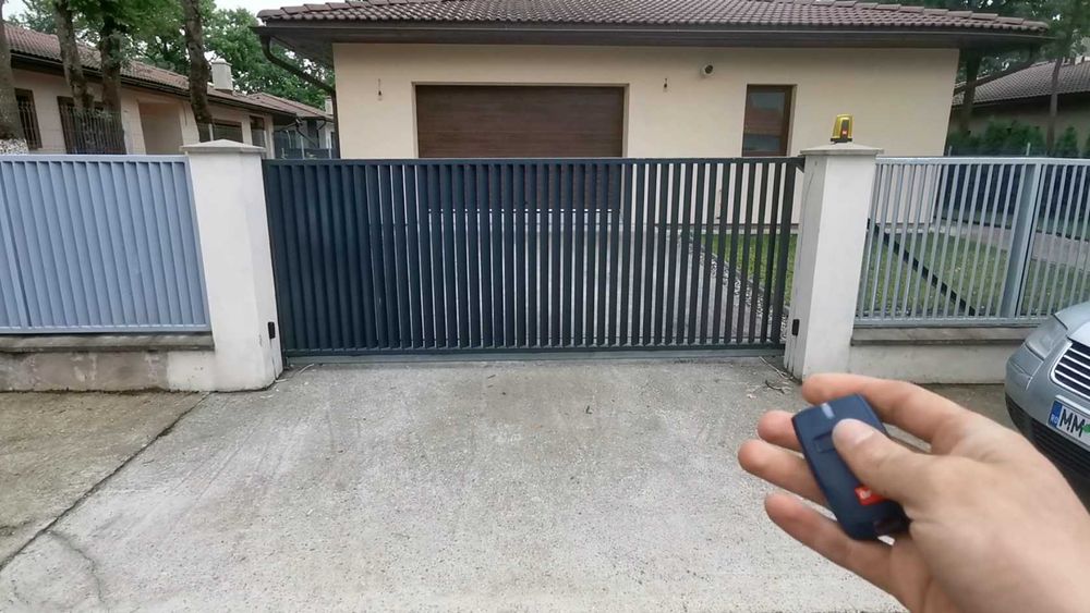 Automatizari porti BFT premium telecomanda aplicatie montaj Satu Mare