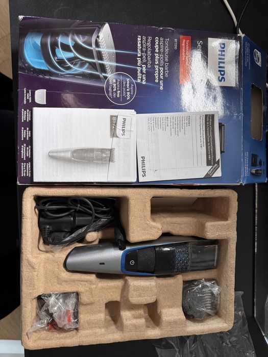 Philips series 7000 - aparat de tuns barba cu aspirare