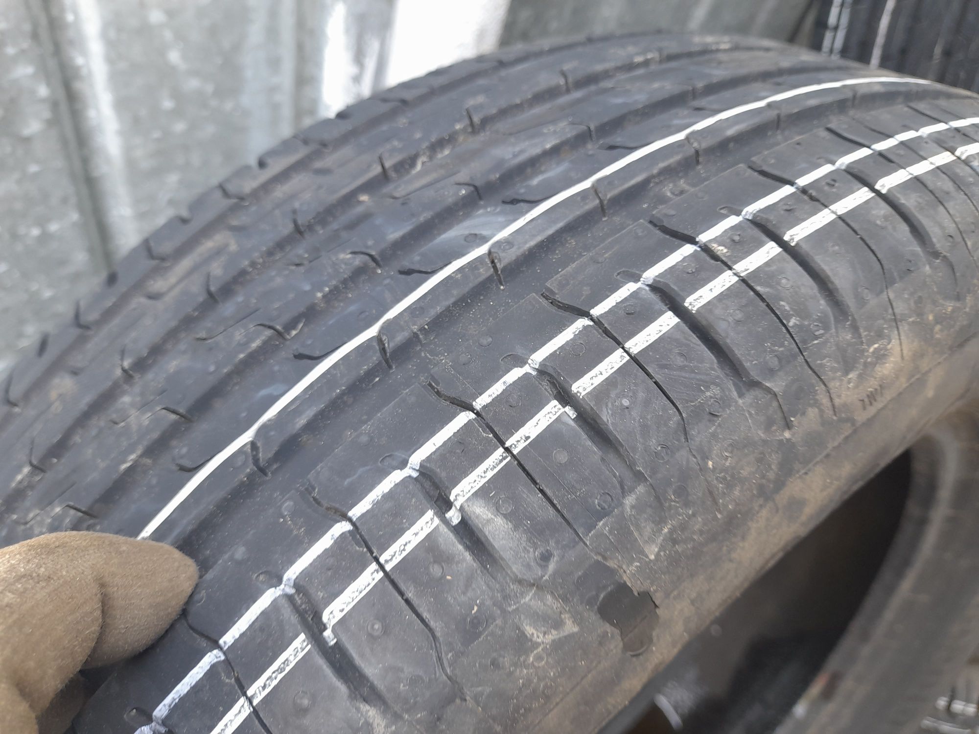 Cauciucuri vara 2 bucati noi 205.60 r16  continental