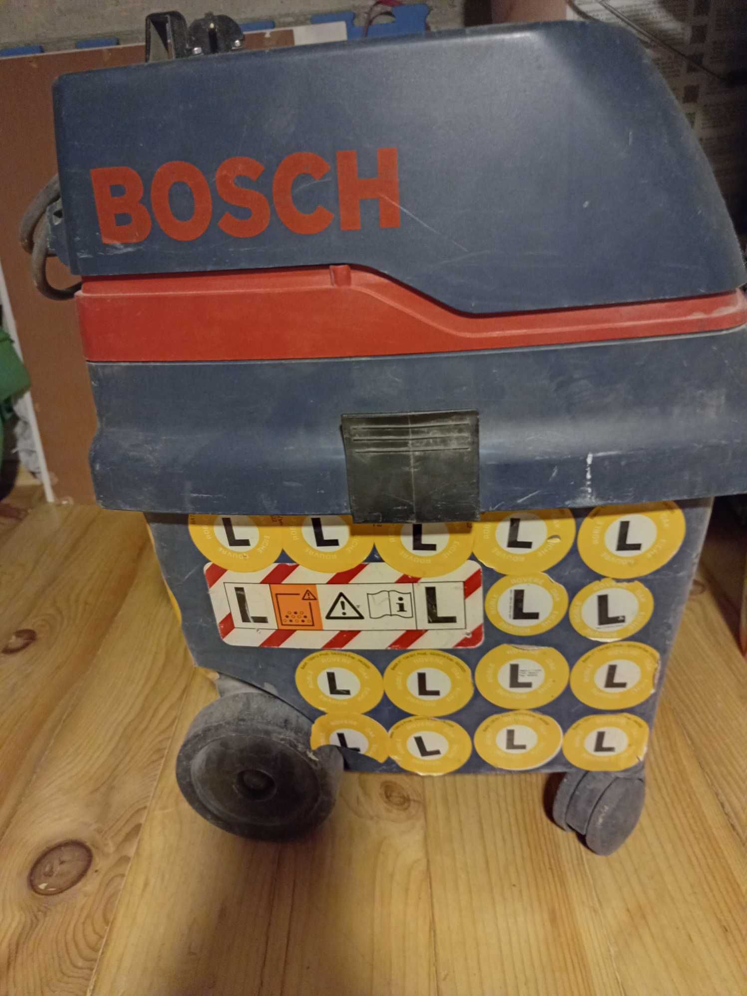 Строителни прахосмукачки Bosch и Hilti