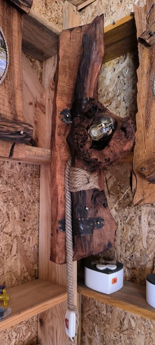 Lampa rustica din lemn