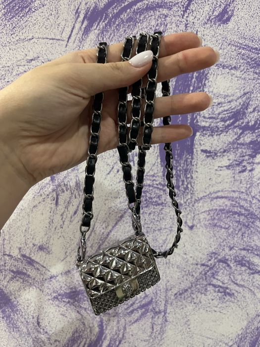 Мини чанта с метален декор