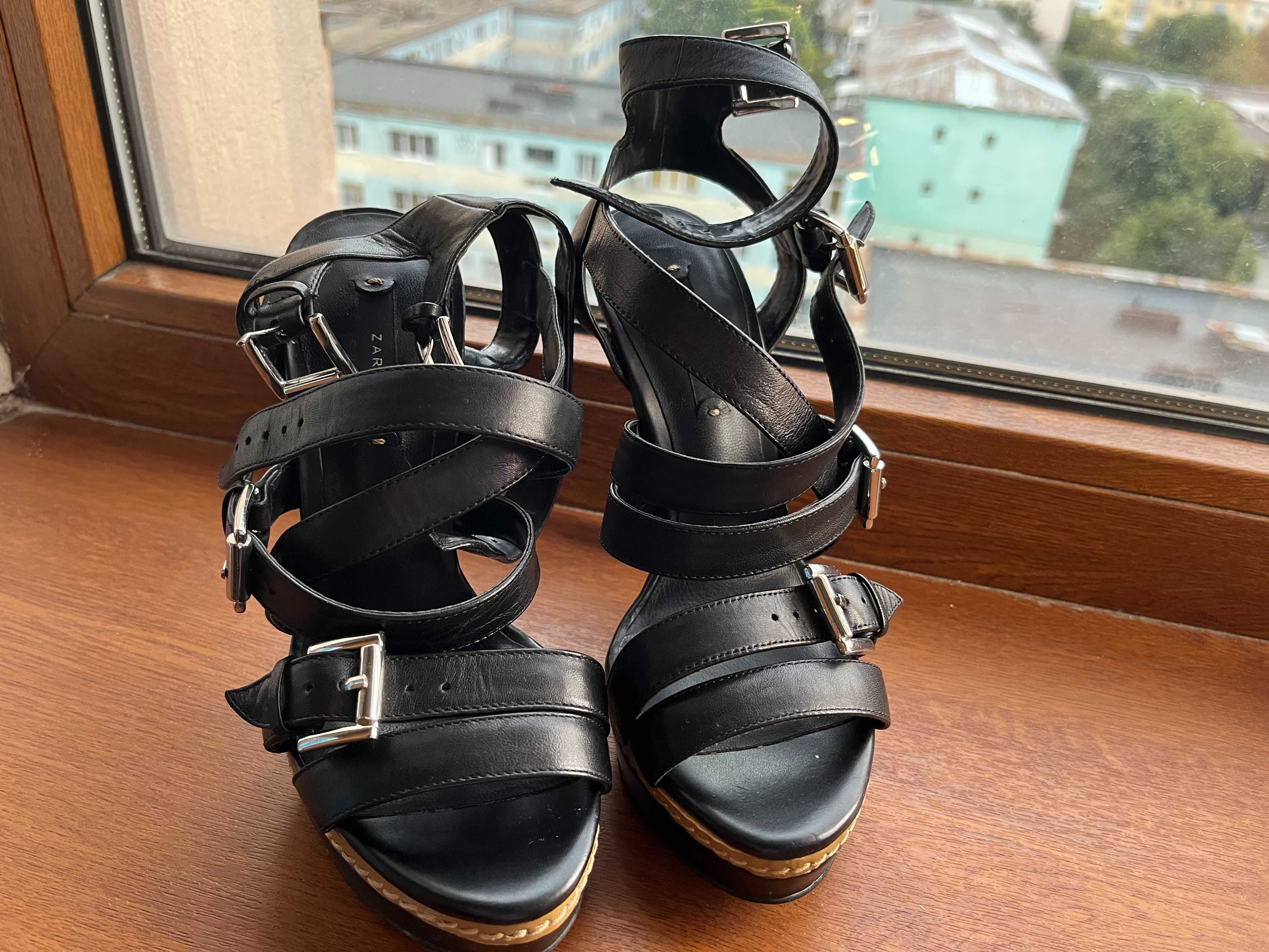 Sandale negre Zara marimea 36