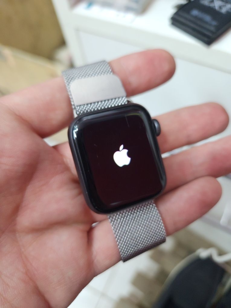 Apple watch se 40mm icloud
