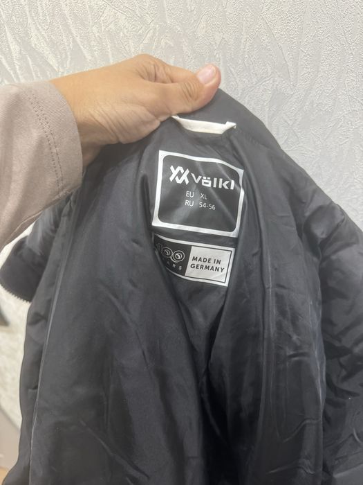 продаю куртку бренда volki