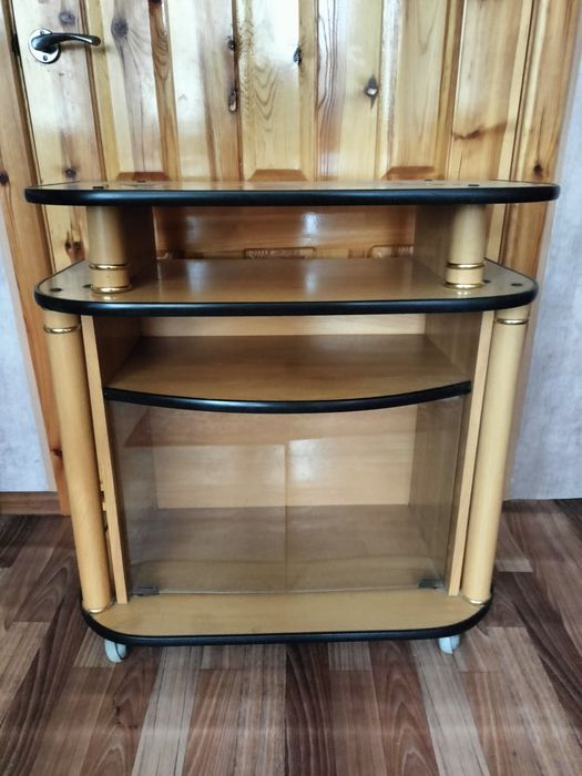 Продам подставка на колесиках