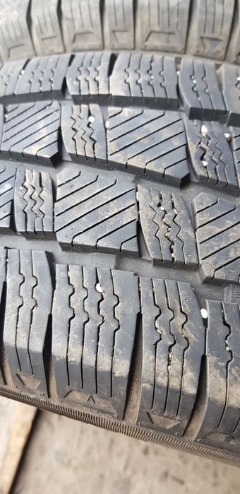 БУСОВИ ЗИМНИ-2023г.-16цола-215/60-1бр.-95лв."-като нови