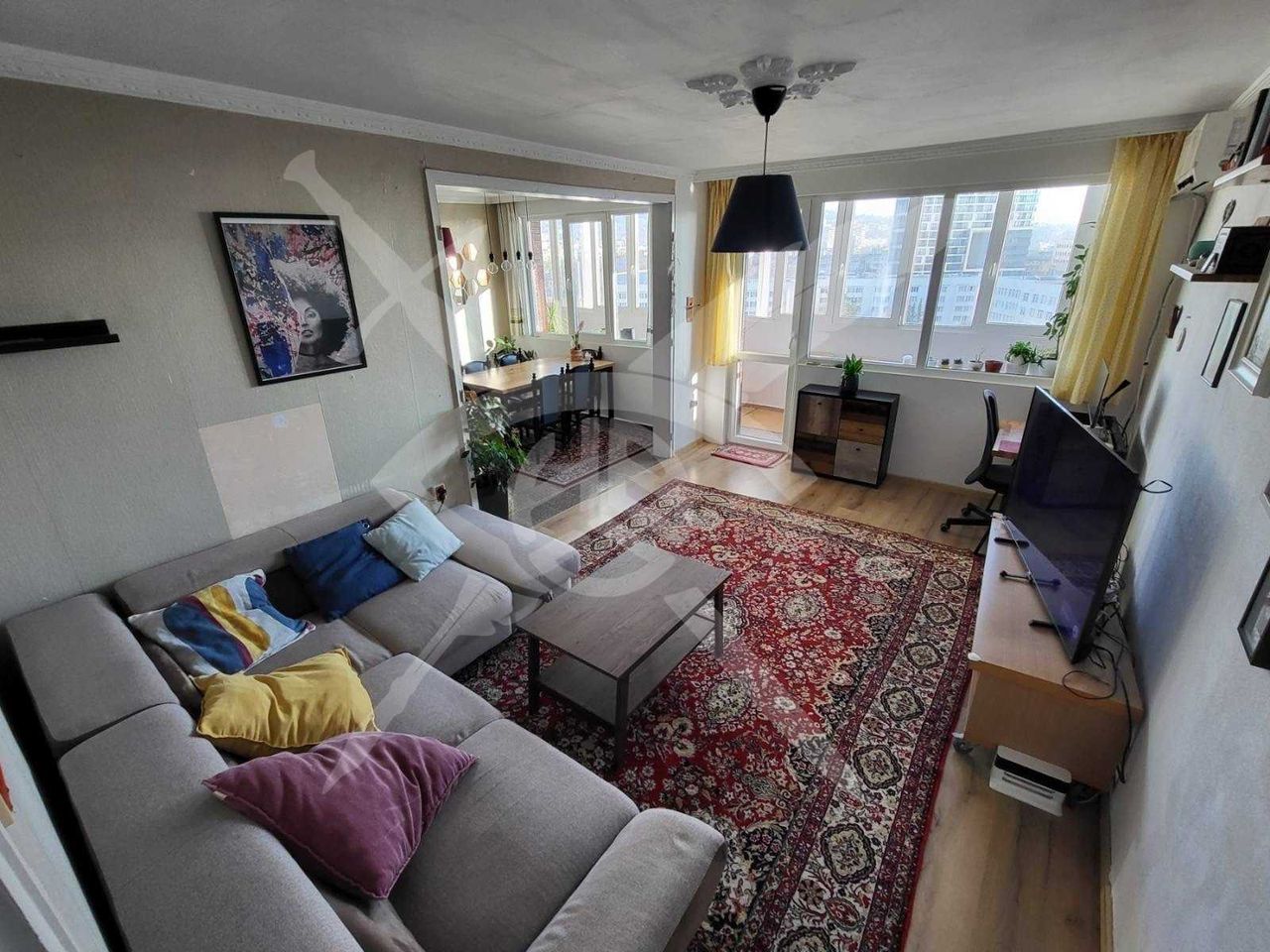 Продава се Тристаен апартамент в Варна, Спортна зала - 105 кв.м за 2000 €/кв.м - Снимка #1