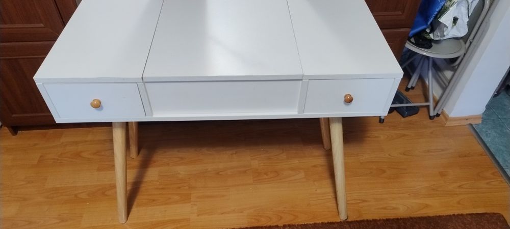 Măsuță de Makeup