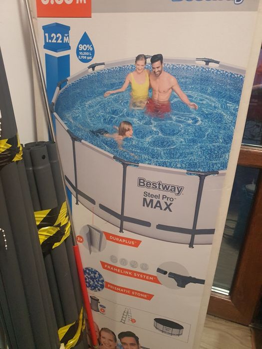 Vând piscina de grădină bestway 366/122