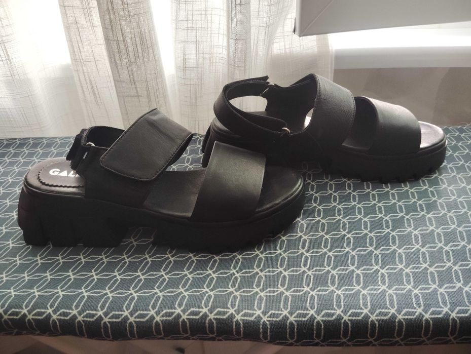 Обувки на фирма Galdini