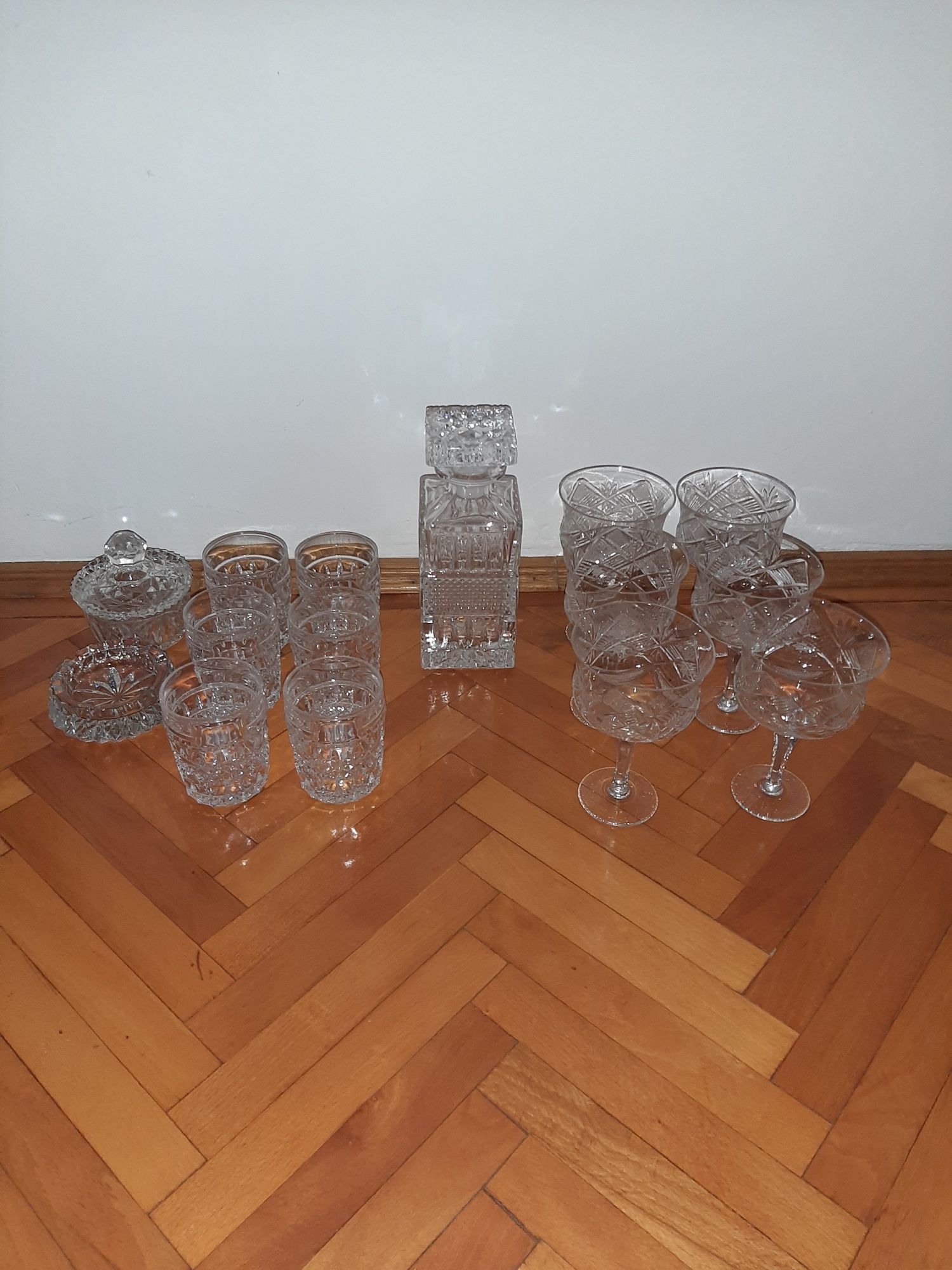 Vand set pahare, decantor, bomboniera,scrumiera, cristal Bohemia.