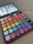 Beauty Bay - Bright 42 palette