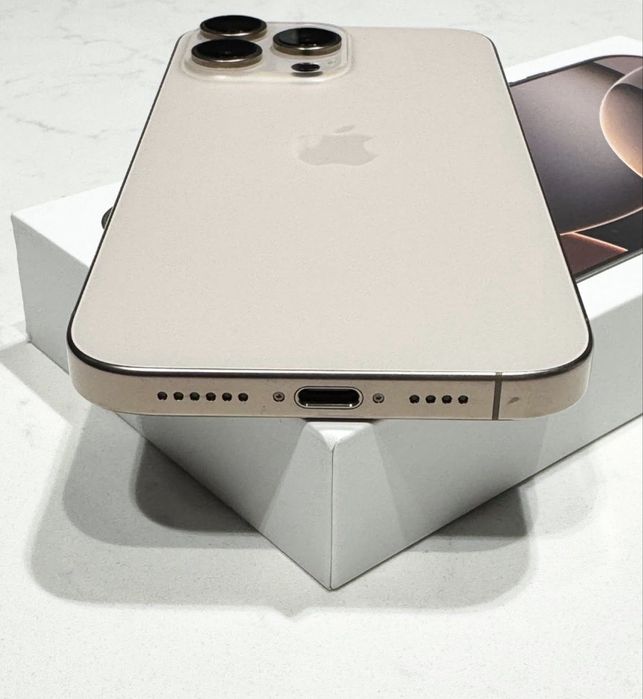 iPhone 16 PRO cu 99% Bateria