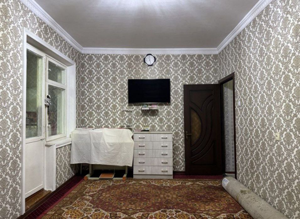 Продажа 1 хона 4 етаж 5 етажл 
Тасикбойов 3 канечка
42 кв
42 кв