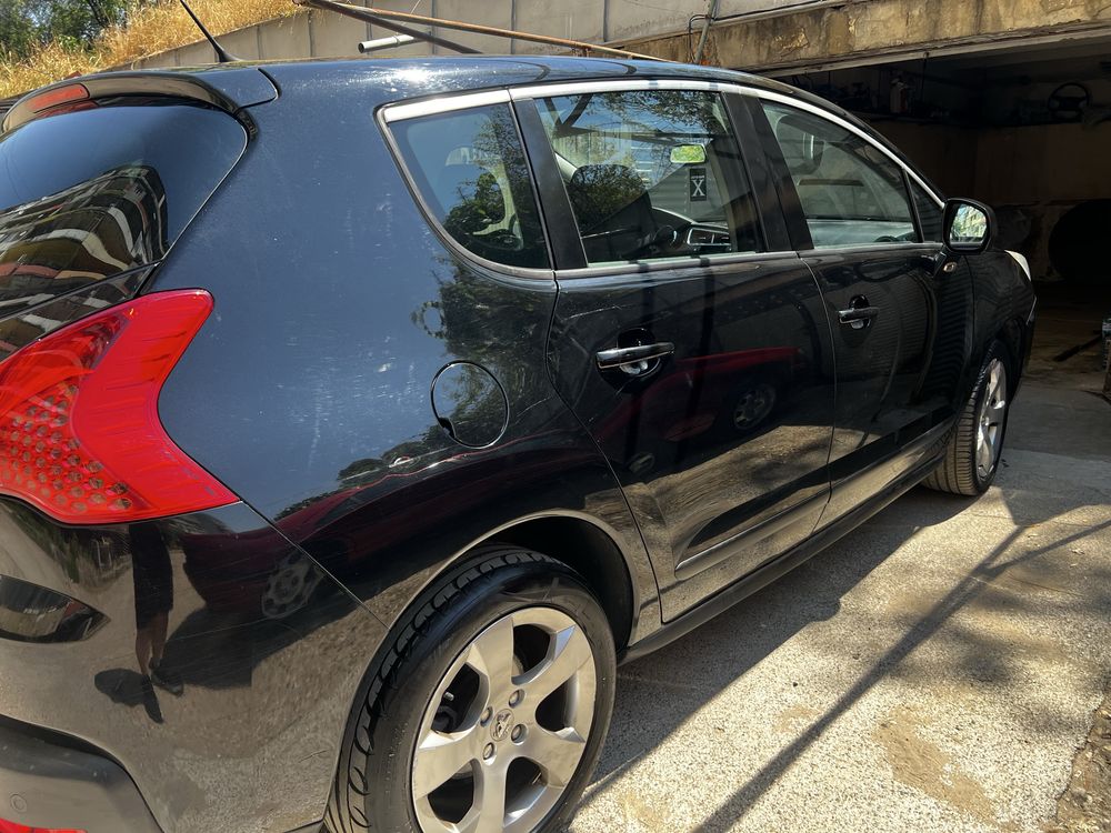 peugeot 3008 2011 година