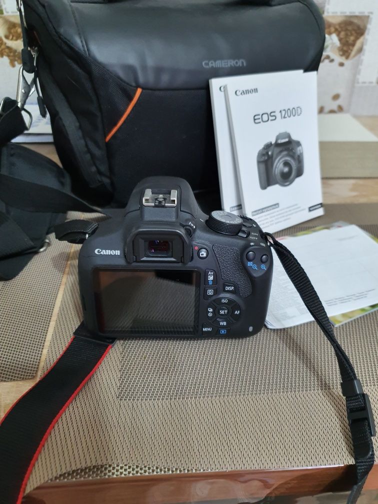 Цифровая камера EOS 1200D Canon